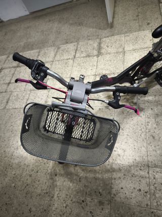 Bicicleta B'TWIN negra y rosa