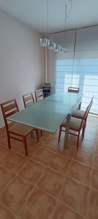 Mesa de comedor con 6 sillas