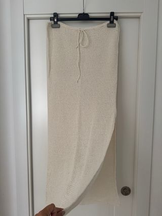 Falda midi L crochet Pull&Bear beige