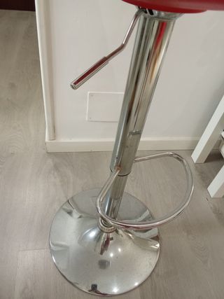 Taburete Alto Rojo y Plateado