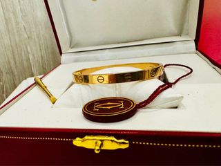 Pulsera Cartier Love talla 19
oro 18 kilates 