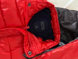 Abrigo infantil rojo