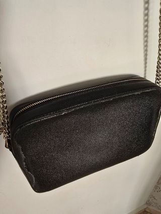 Bolso Guess Negro Mediano.