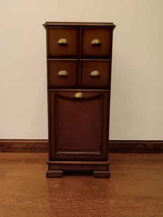 MUEBLE RÚSTICO DE MADERA CON CAJONES Y PUERTA