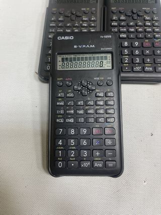 Calculadora Casio FX-82MS