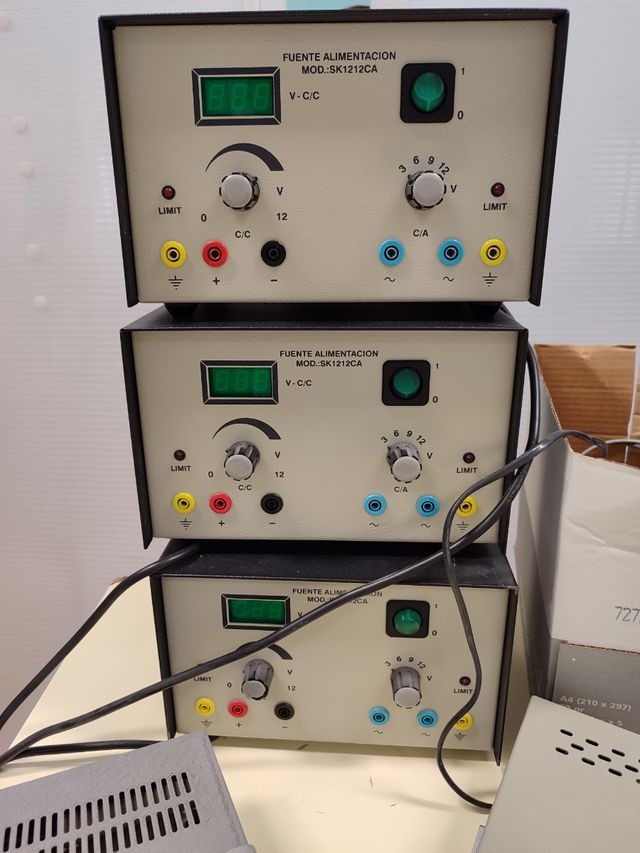 Fuente de Alimentación SK1212CA