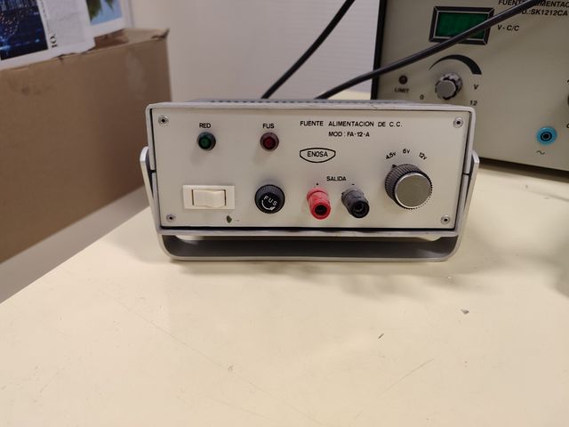 Fuente de Alimentación SK1212CA