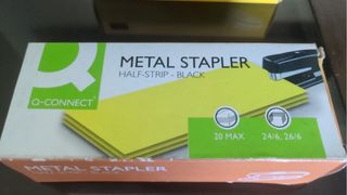 Grapadora Metálica Q-Connect Negra