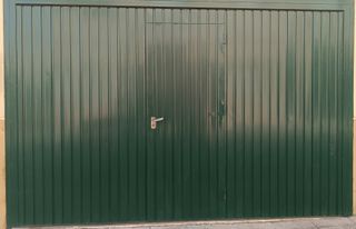 Puerta de garaje de hierro 