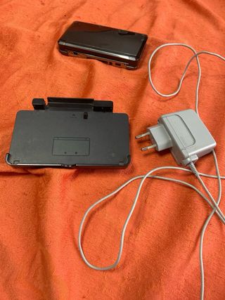 Nintendo 3DS Nera + Gioco + Custodia