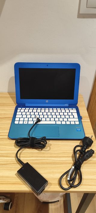 Ordenador portátil pequeño HP Azul.