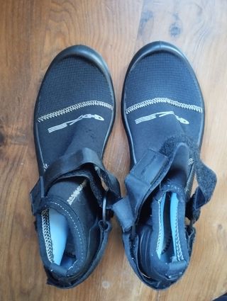 Escarpines de neopreno 37-38