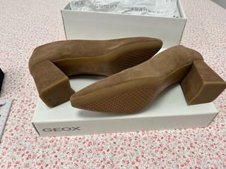 Zapatos Geox tacón medio ante marrón
