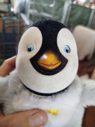 Pinguino Happy Feet Mumble che canta e balla