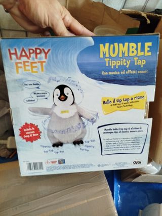Pinguino Happy Feet Mumble che canta e balla