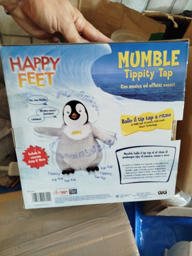 Pinguino Happy Feet Mumble che canta e balla