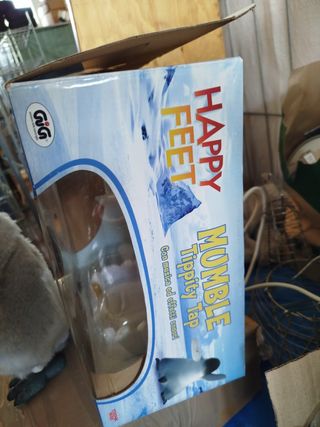 Pinguino Happy Feet Mumble che canta e balla