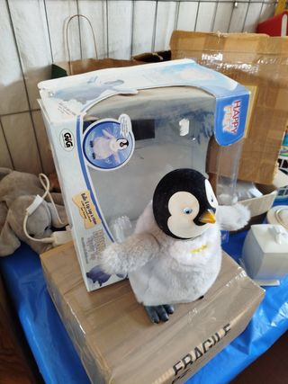 Pinguino Happy Feet Mumble che canta e balla
