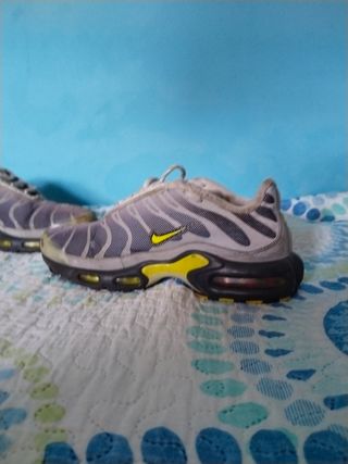 Nike Air Max TN Gris y Amarillo