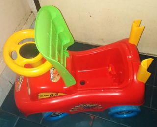 Coche correpasillos Cars