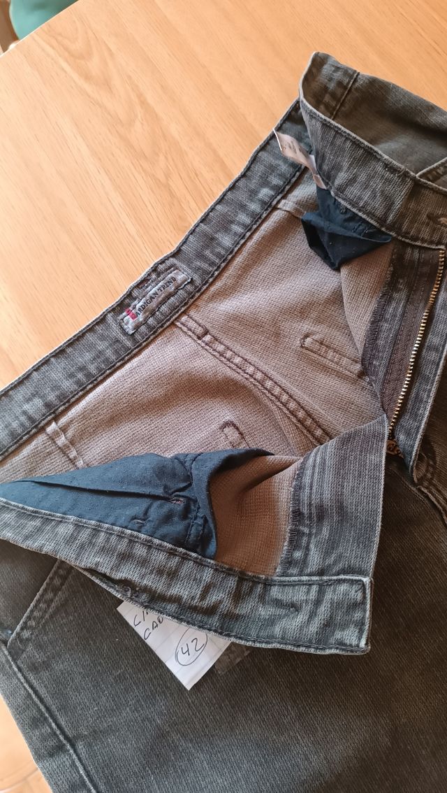Pantalón chico sin estrenar talla 42