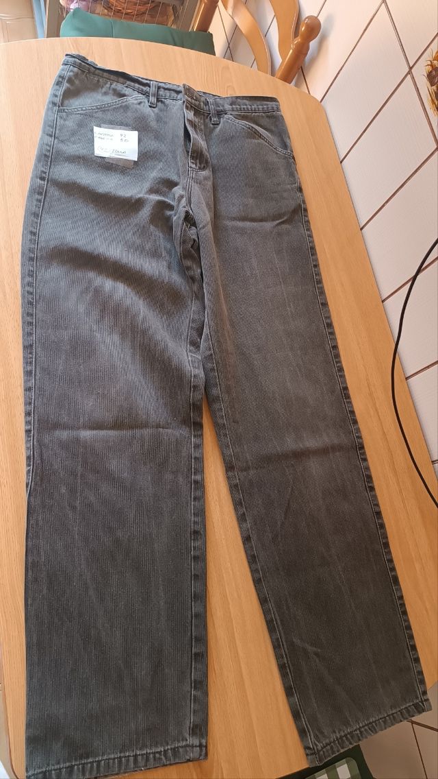 Pantalón chico sin estrenar talla 42