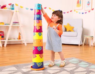 Battat. Cubos apilables. Bazillion Buckets.