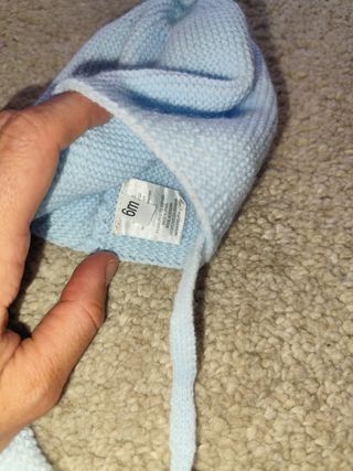 Buzo de bebé azul + regalo de un gorrito