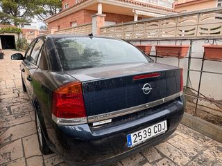 Opel Vectra 2.2 16v DTi Sport 5p