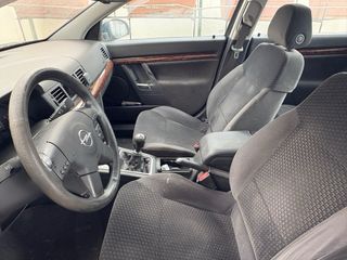 Opel Vectra 2.2 16v DTi Sport 5p
