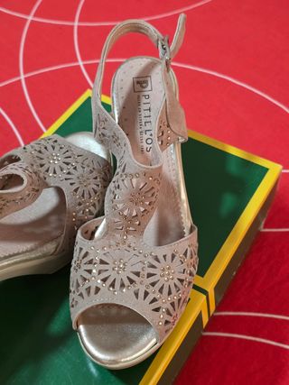Zapatos Pitillos Beige/Oro Talla 39