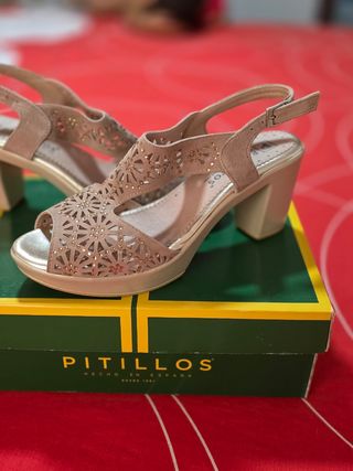 Zapatos Pitillos Beige/Oro Talla 39