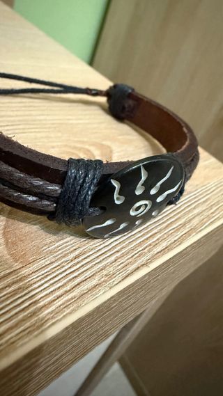 Pulsera de cuero con sol