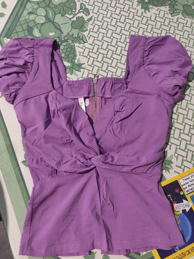 Blusa Morada Manga Abullonada