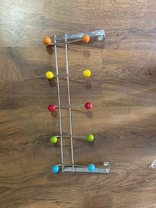 Colgador de puerta con 6 bolas de colores