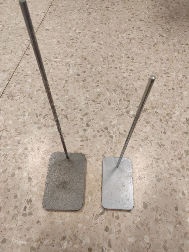 Base de metal para laboratorio