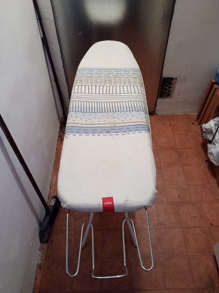Tabla de planchar con funda estampada