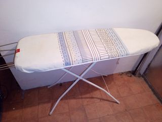 Tabla de planchar con funda estampada