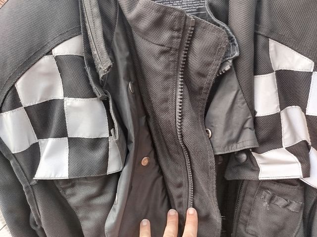 Precio negociable. Chaqueta de moto Triumph