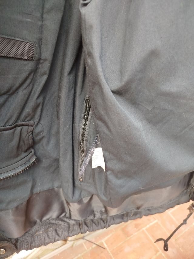 Precio negociable. Chaqueta de moto Triumph