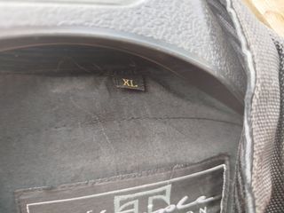 Precio negociable. Chaqueta de moto Triumph