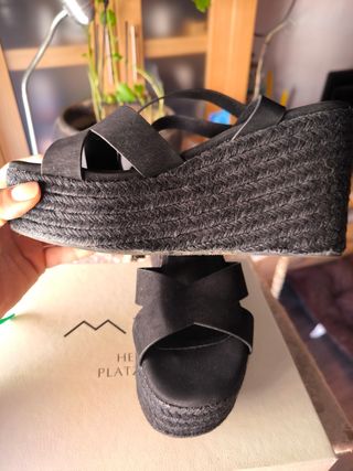 Sandalias cuña negras 10 cm