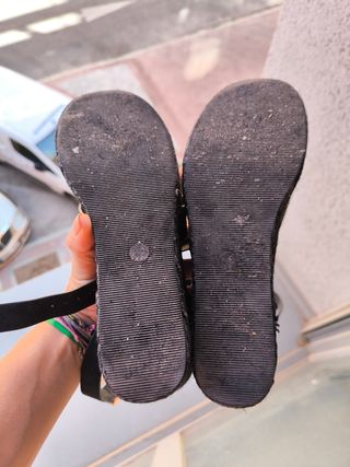 Sandalias cuña negras 10 cm