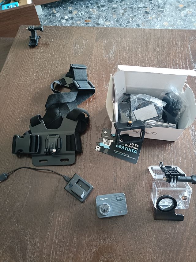 Cámara Akaso VX50 con Accesorios