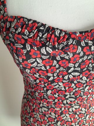 Vestido floral Zara rojo