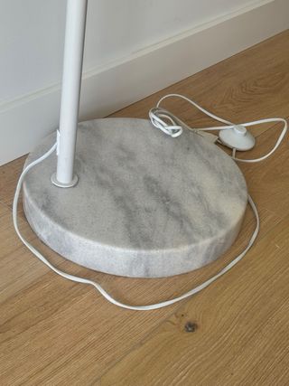 Lampara de pie acero y marmol