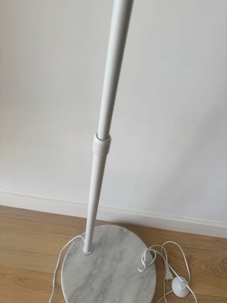 Lampara de pie acero y marmol