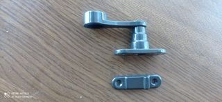 Cierre pestillo ventana negro