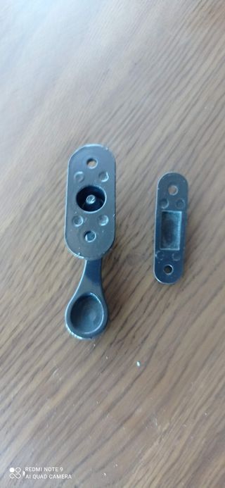 Cierre pestillo ventana negro