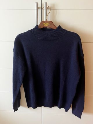 Jersey azul marino cuello alto